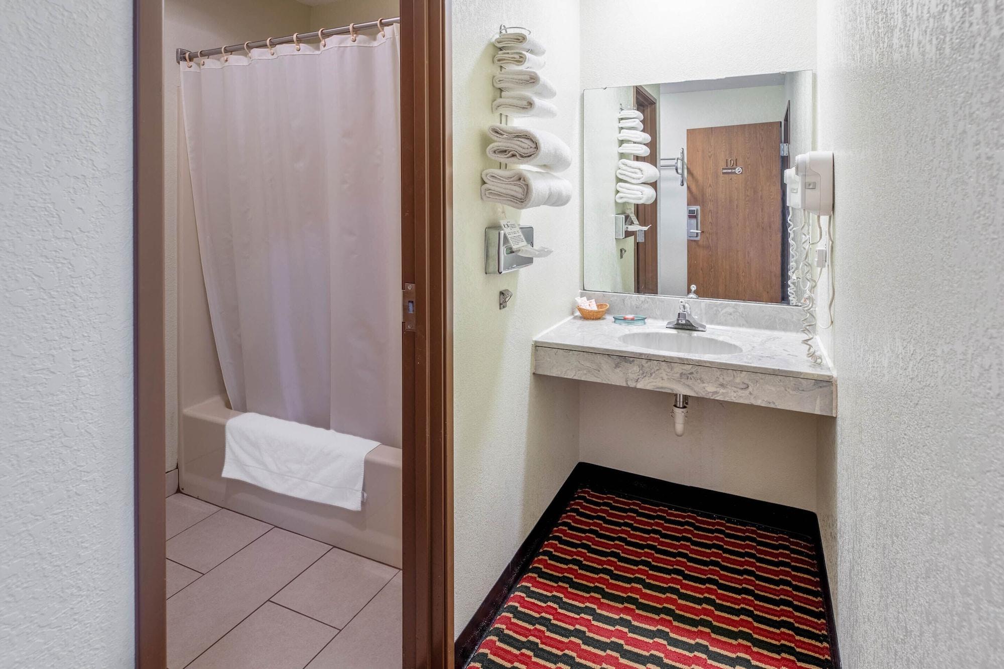 Oyo Hotel Chesaning Route 52 & Hwy 57 Luaran gambar
