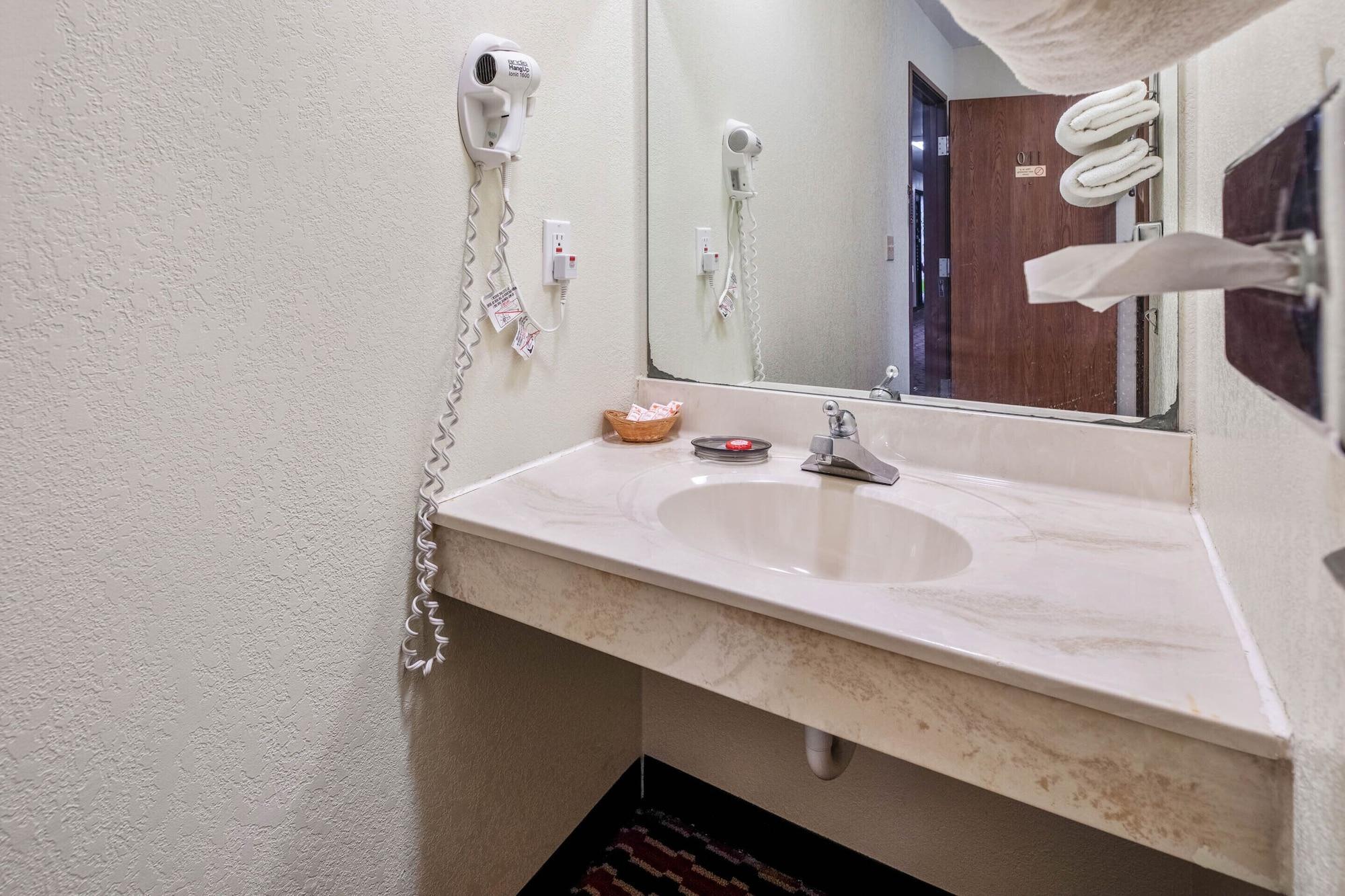 Oyo Hotel Chesaning Route 52 & Hwy 57 Luaran gambar
