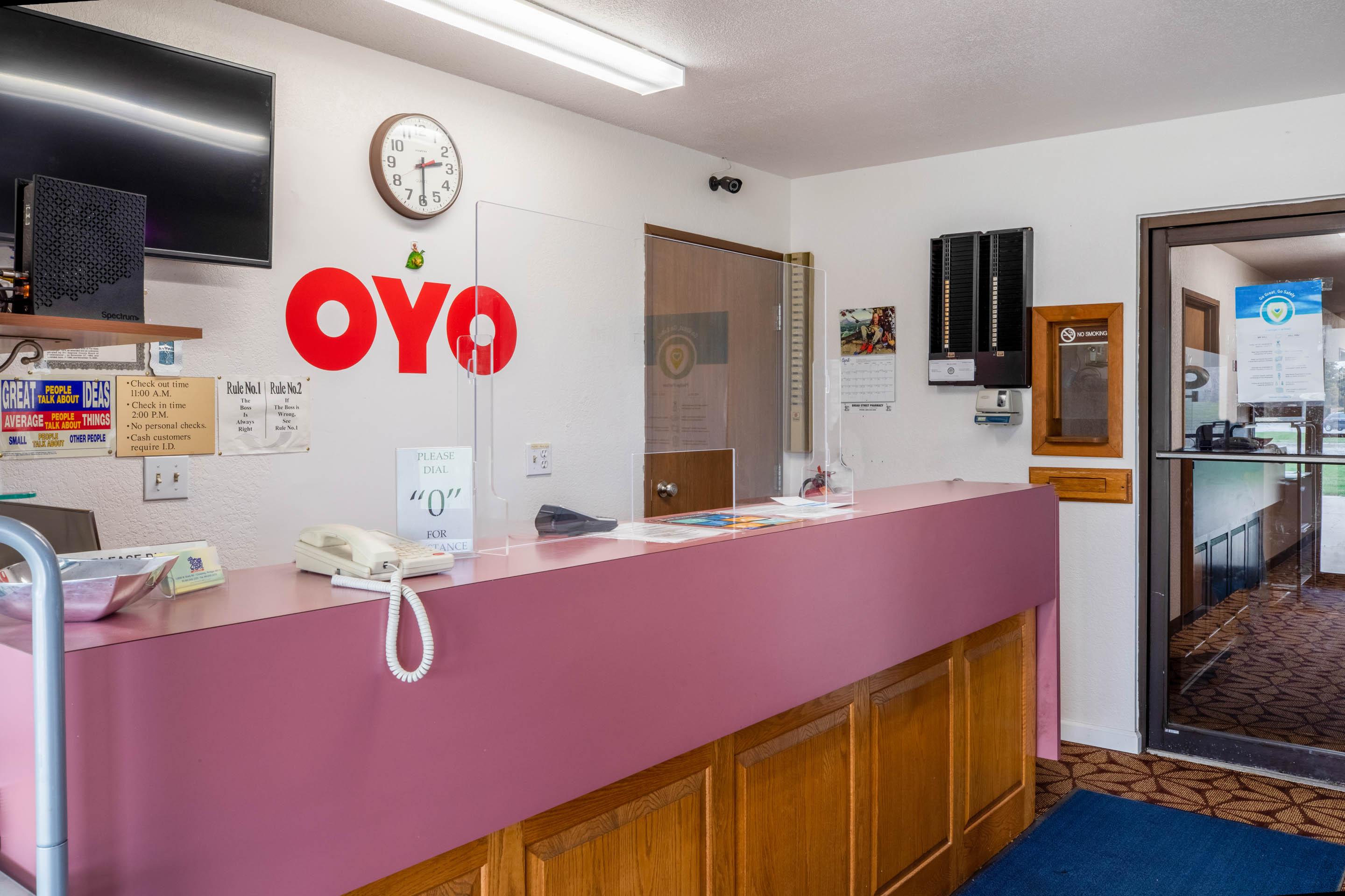 Oyo Hotel Chesaning Route 52 & Hwy 57 Luaran gambar